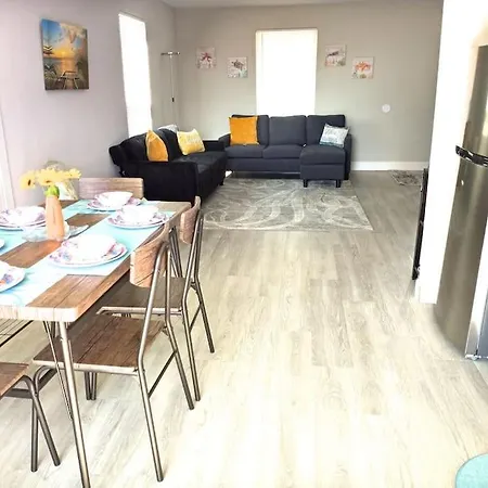 Seascape Cozy Beach Home Only Half Mile To Ocean And Beach Sleeps 6